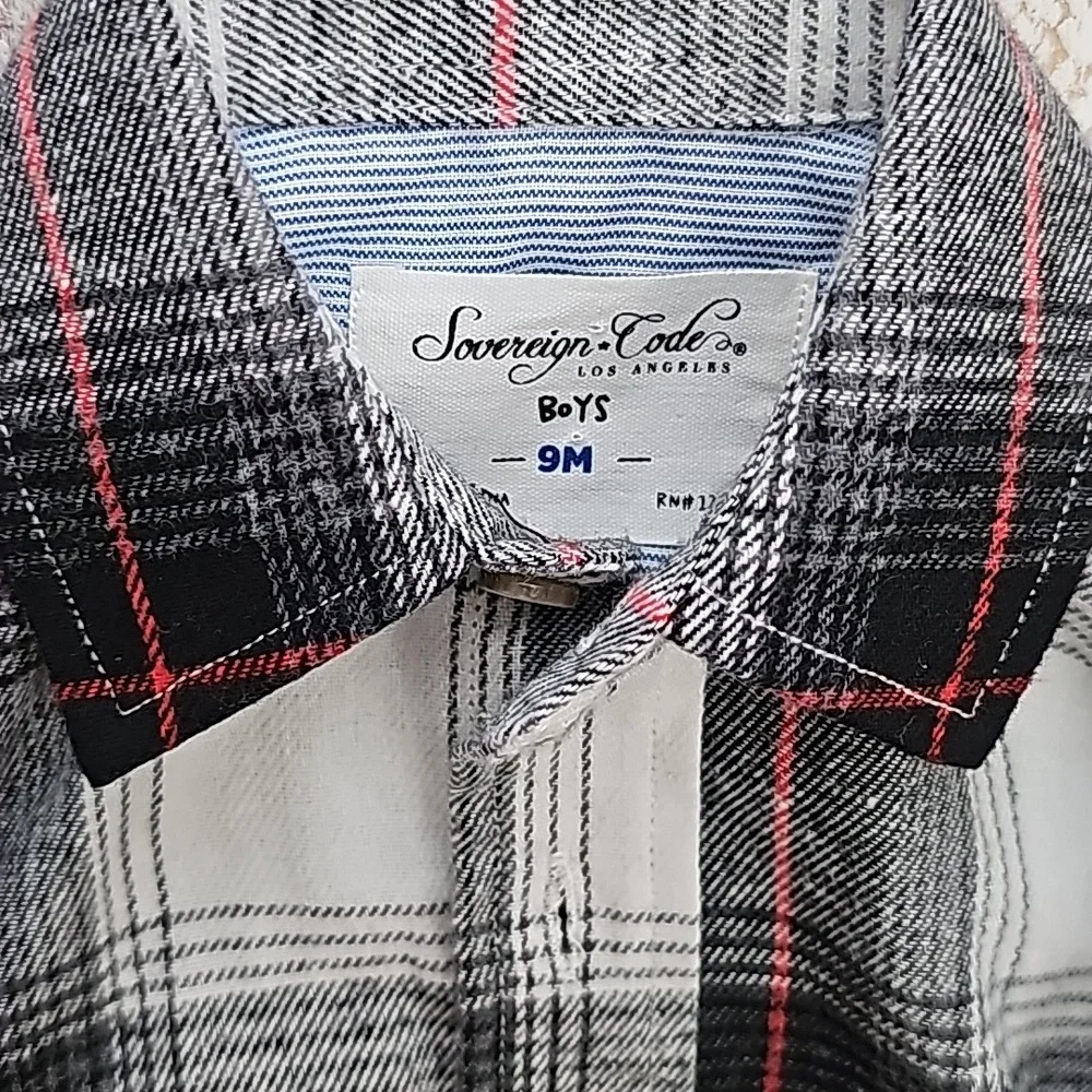 Nwot Sovereign Code Boys Black/Red/White/Gray Plaid Flannel Collared Onsie